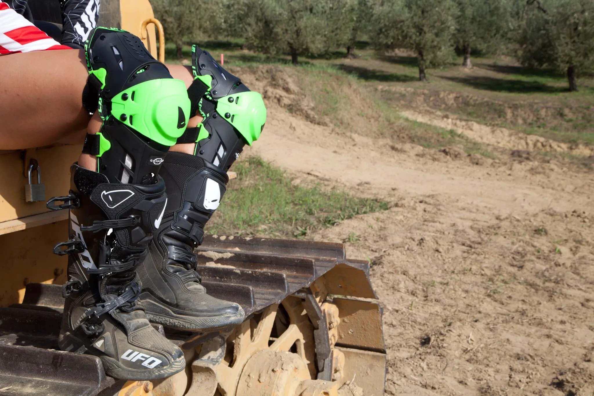 KNEE SHIN GUARD UFO CRYPTON