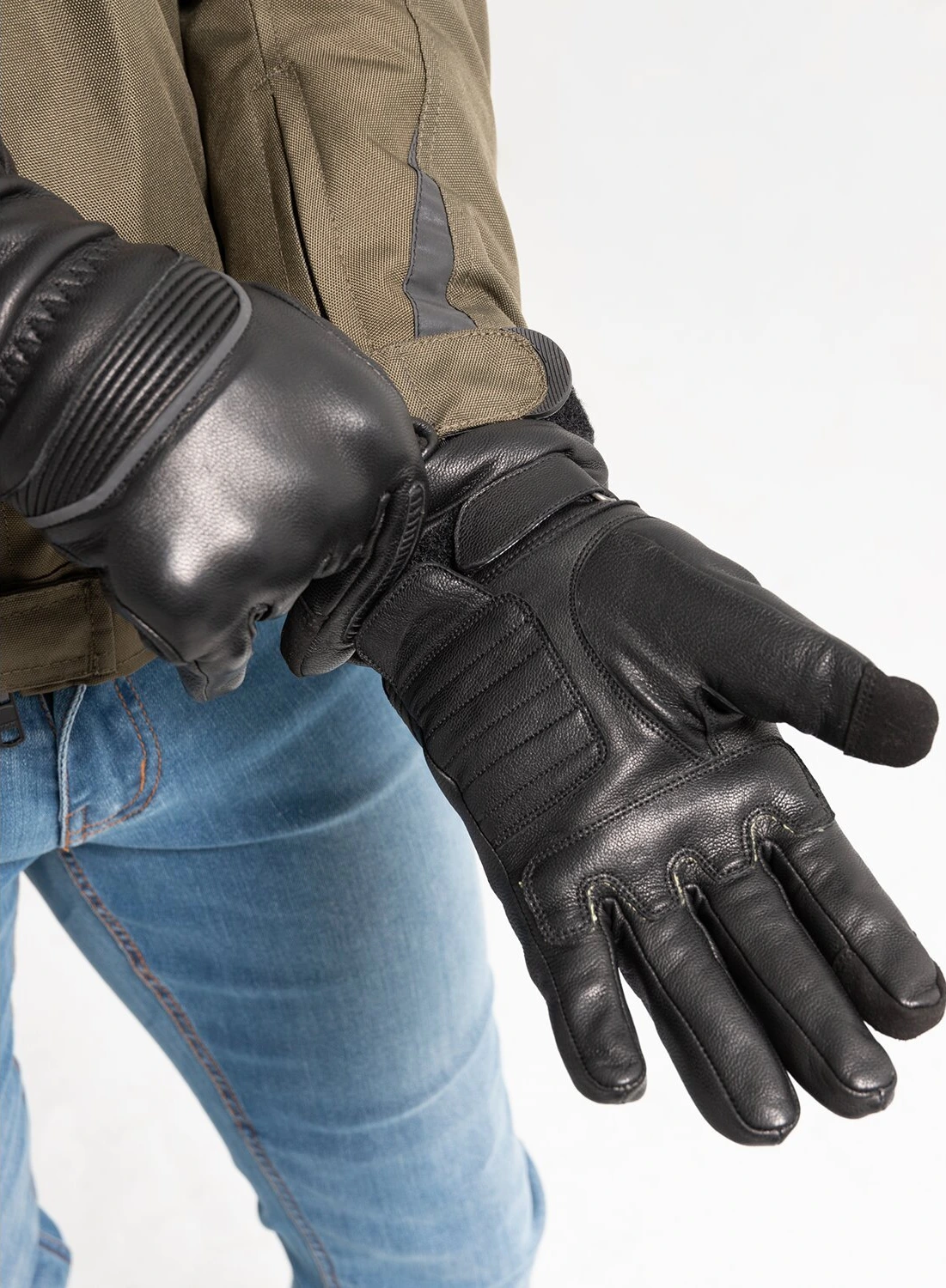 By City Lyon gloves, Black, M