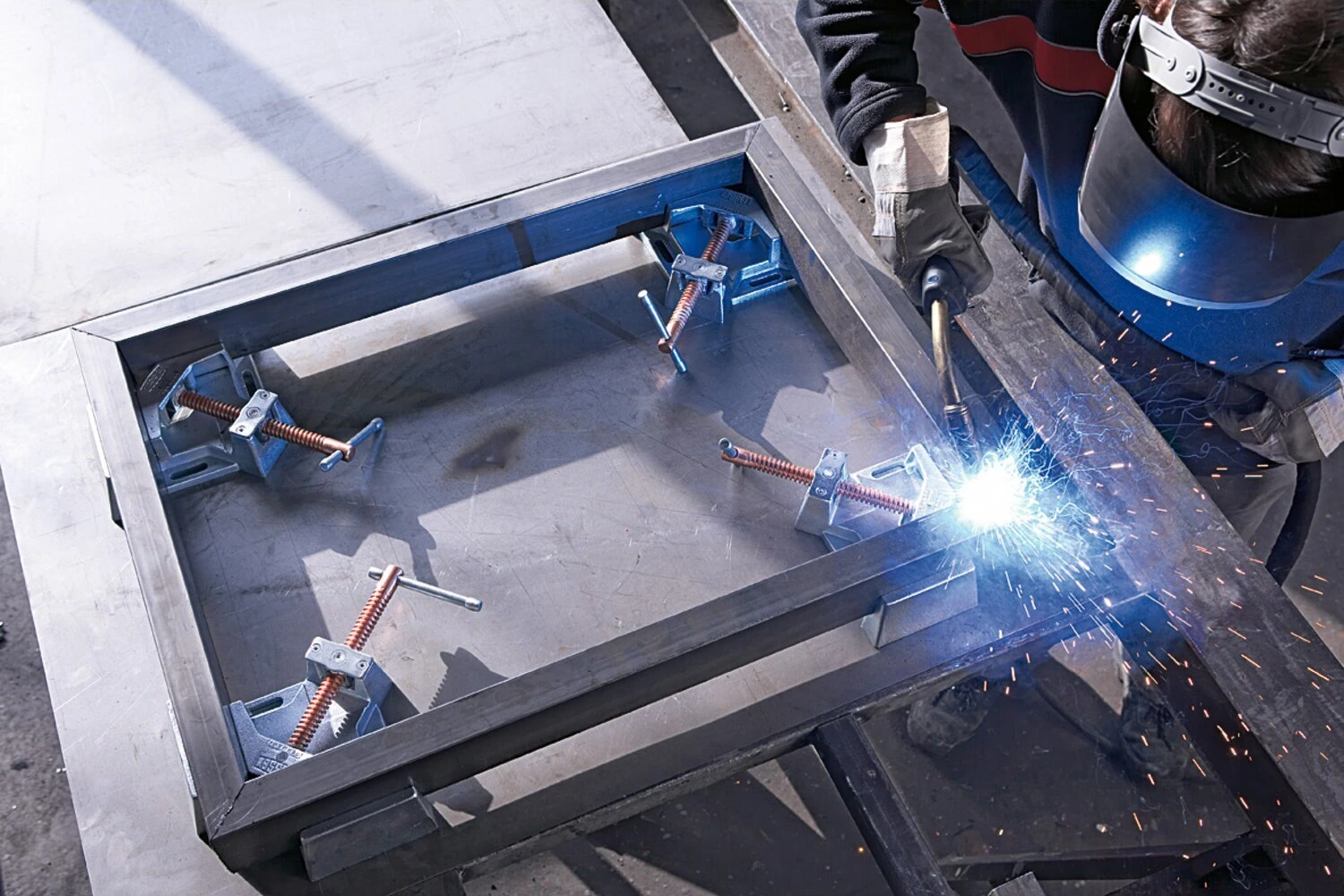 Bessey, metal angle clamps. 2x90mm