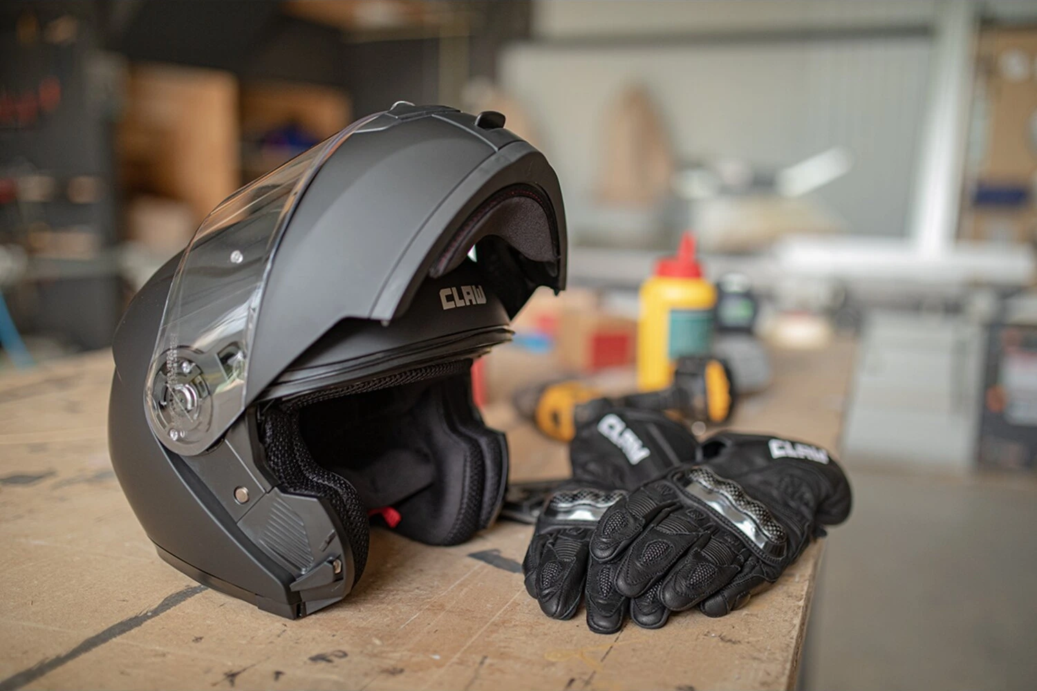 CLAW Travel Flip-up helmet matt black