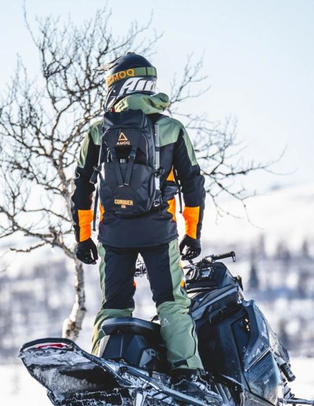 AMOQ Conquer 25L Backpack Black/Orange