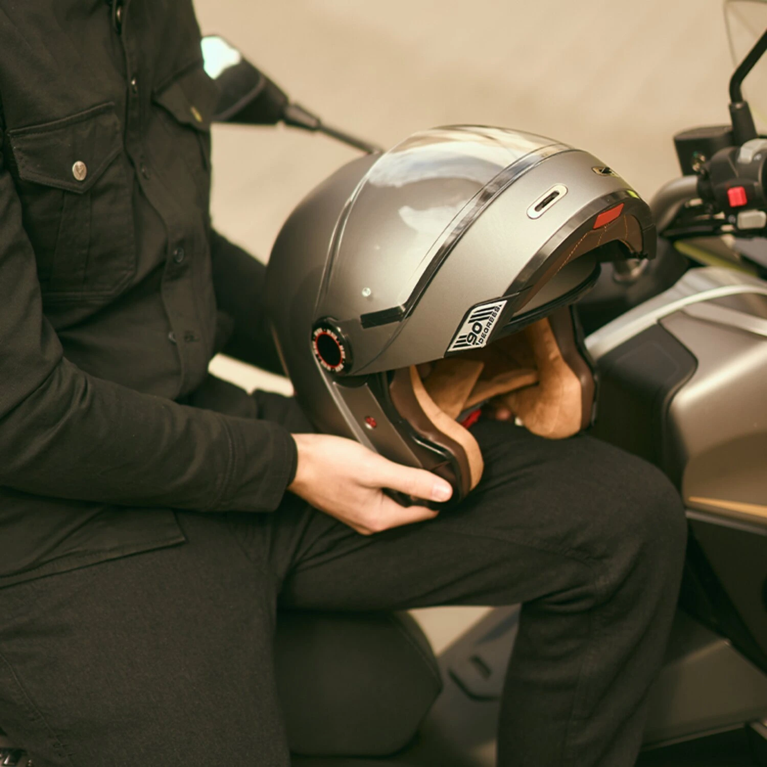 By City 90 Degrees helmet, Gray, L, matt