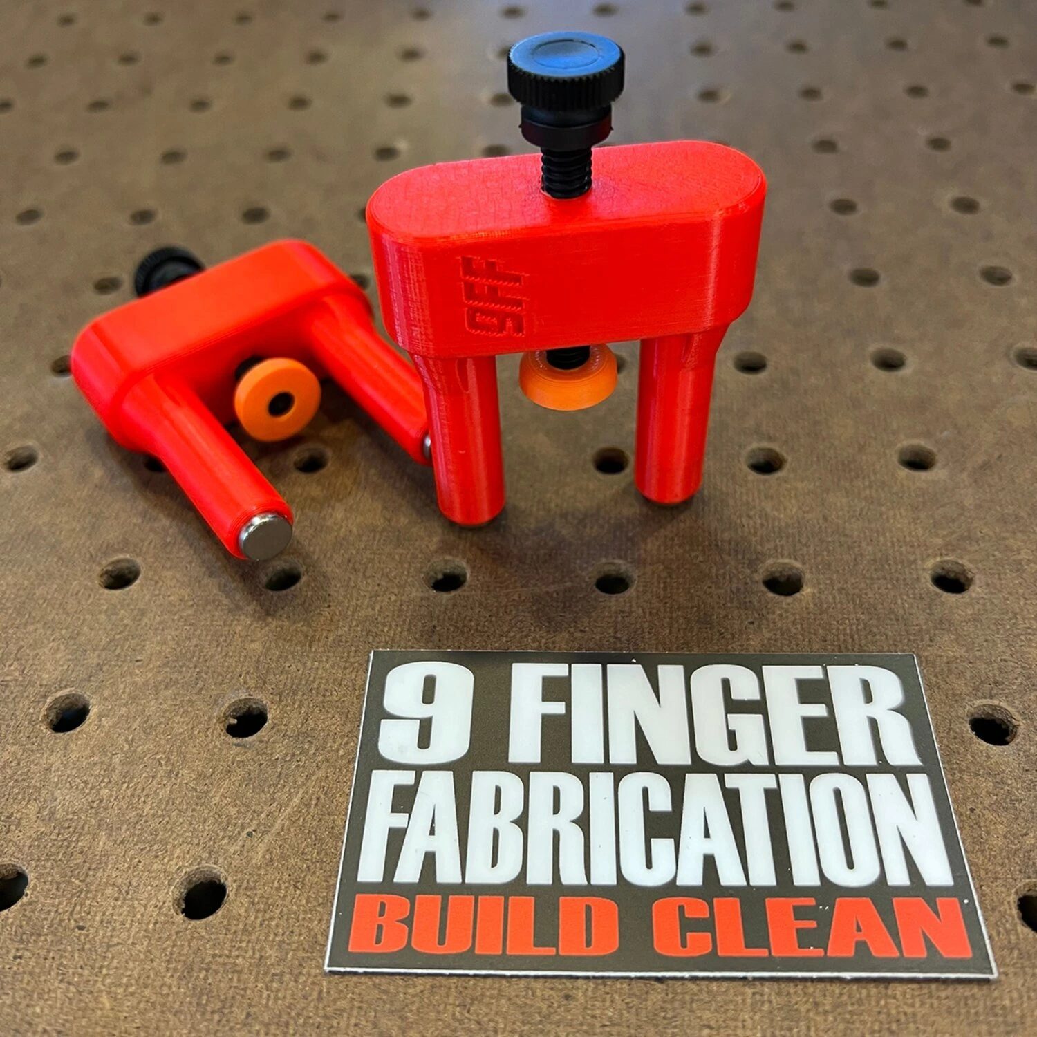 9Finger Fabrication, Magnetiline reguleeritav tõstuki hoidikute komplekt