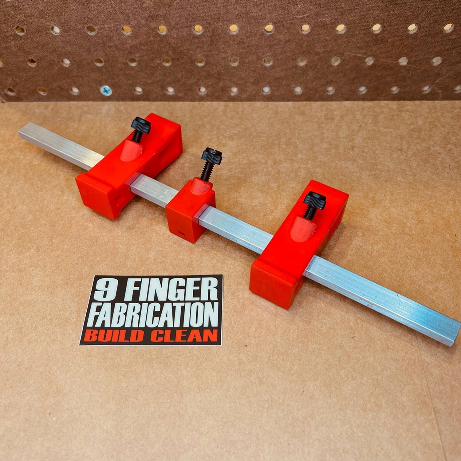 9Finger Fabrication, esiahela joondamise tööriist