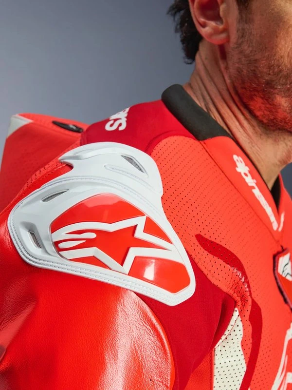 Alpinestars Leather suite 1-pcs GP Tech v5 Fluo Red/White, 50