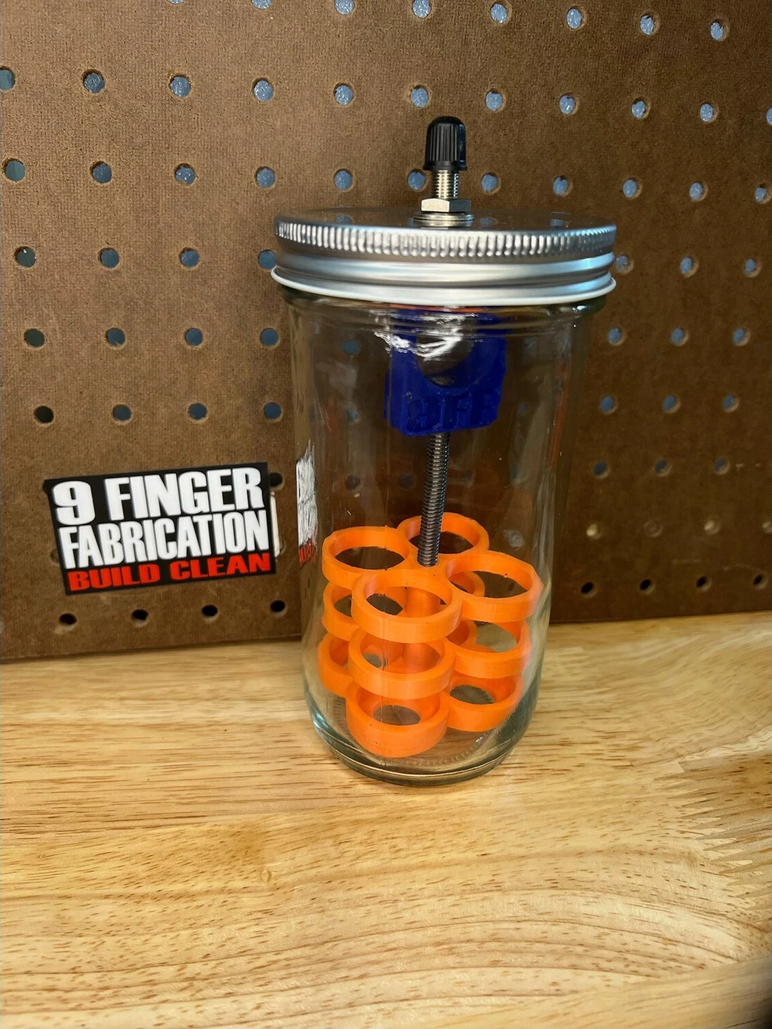 9Finger Fabrication, Tõstukite õhutustööriist