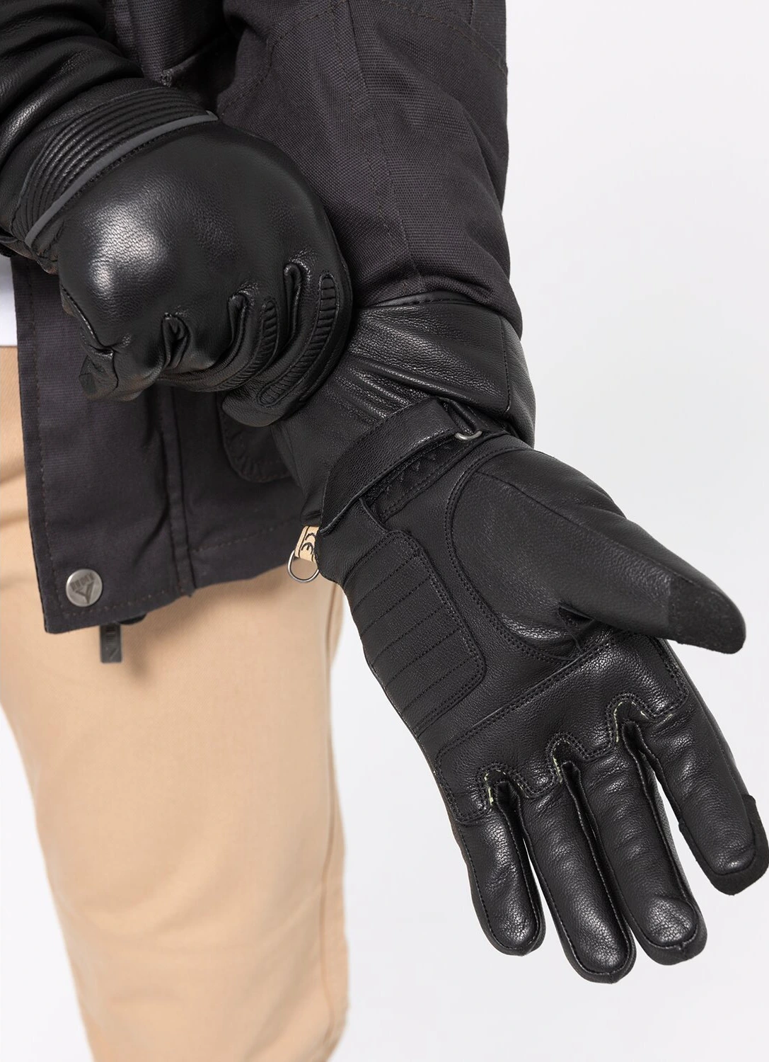 By City Lyon gloves, Black, M