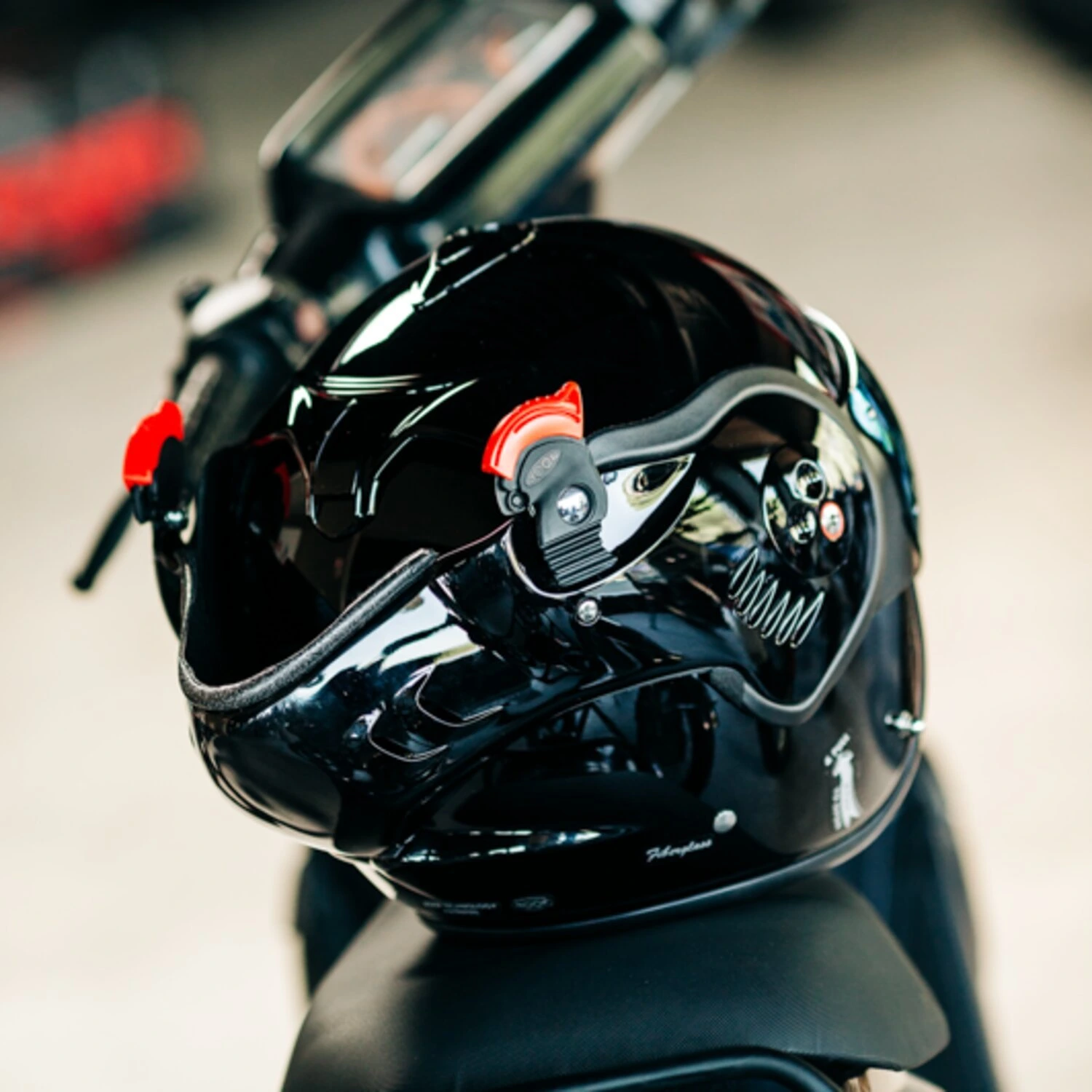 Roof Boxer Alpha helmet, Black, M, Gloss
