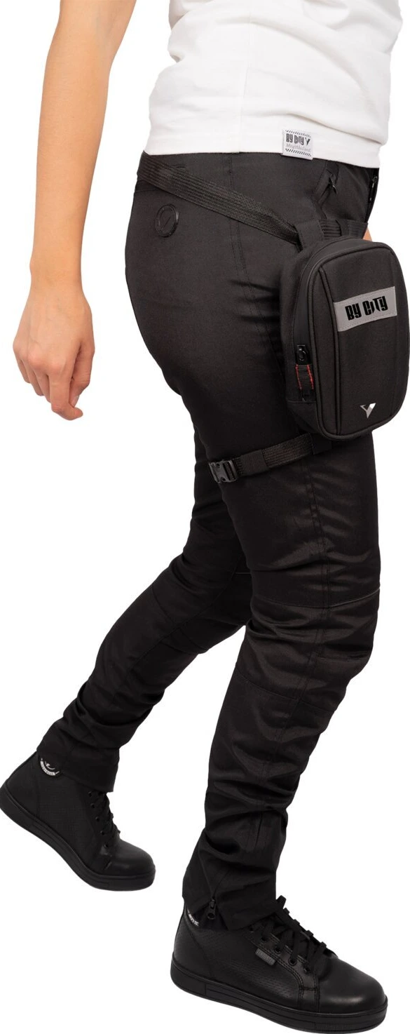 By City Leg bag, Black