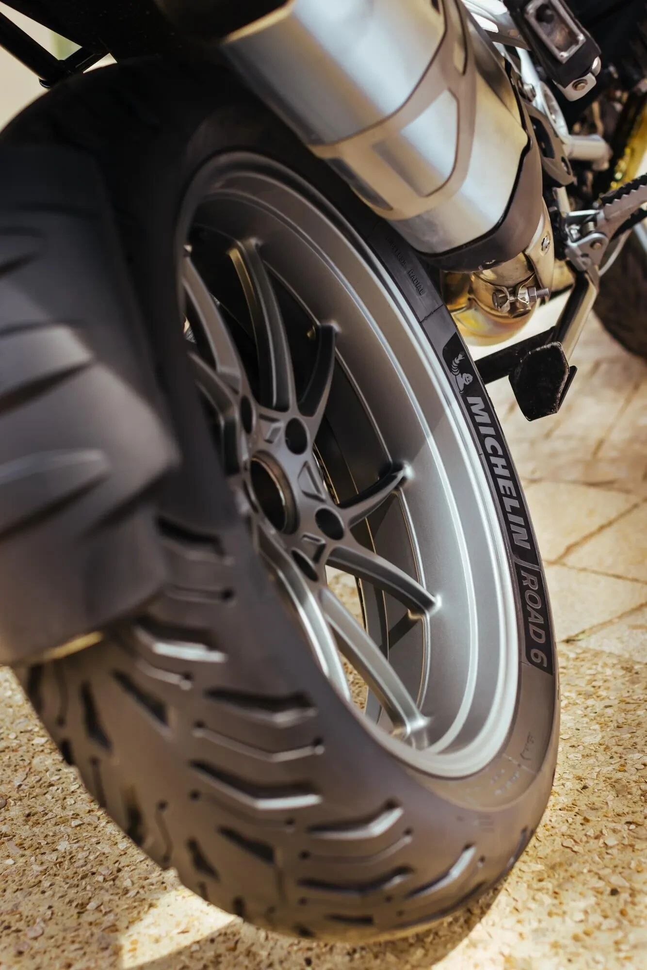 ROAD 6 190/50 ZR 17 M/C (73W) R TL