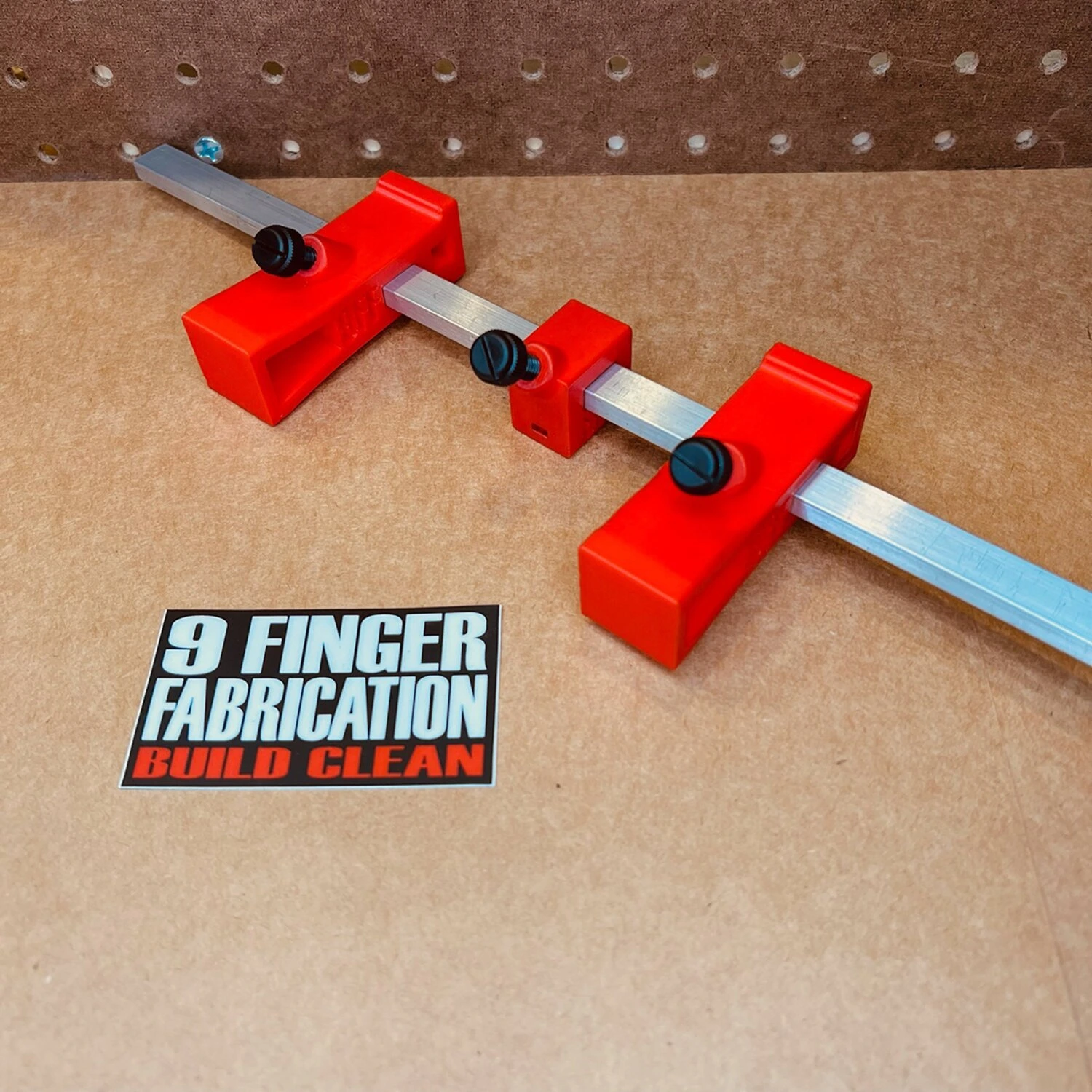 9Finger Fabrication, esiahela joondamise tööriist