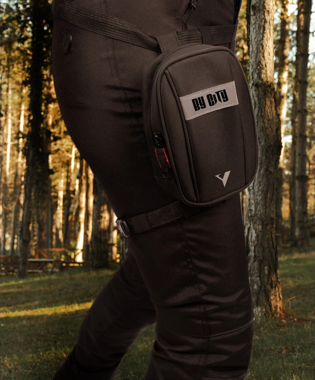 By City Leg bag, Black