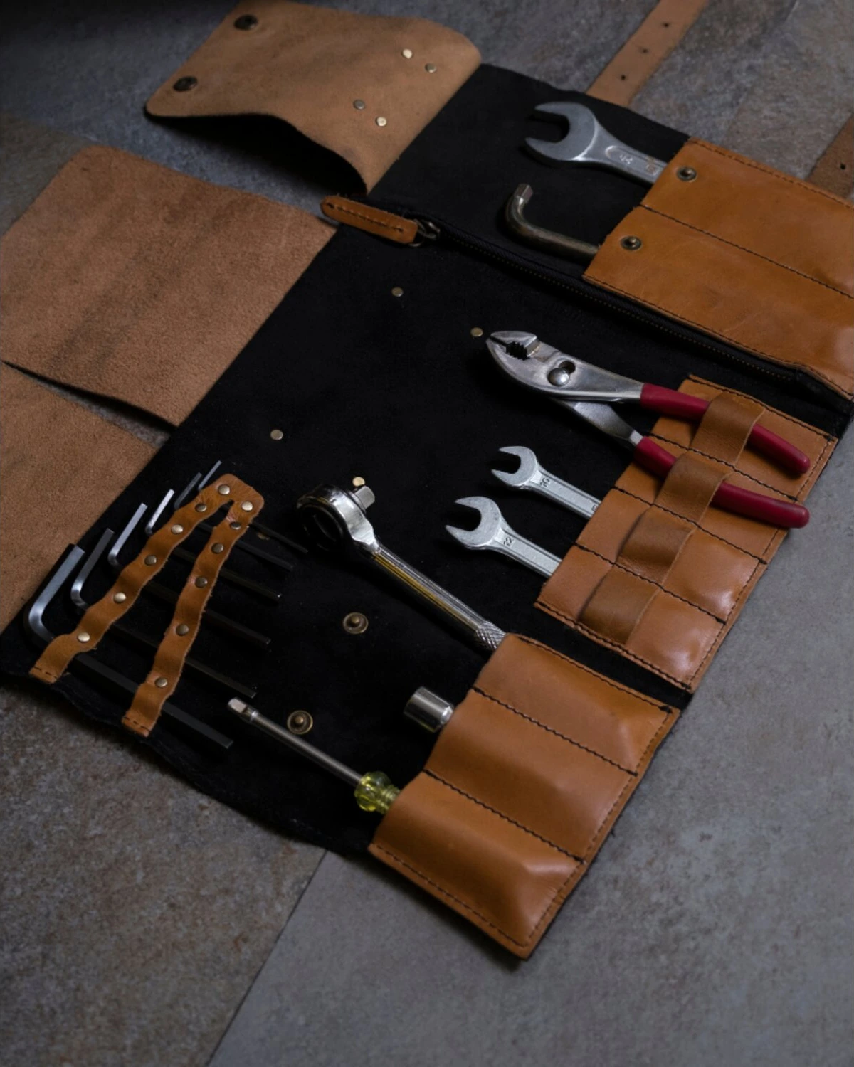 Trip Machine Tool roll, tobacco, vintage tan, 170 mm