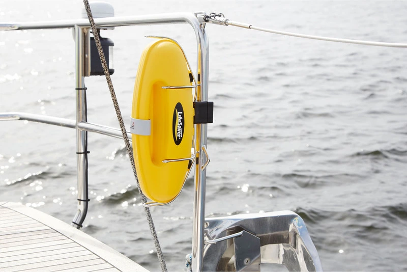 Baltic LifeSaver automatiškai pripučiamas pasagos formos gelbėjimo ratas