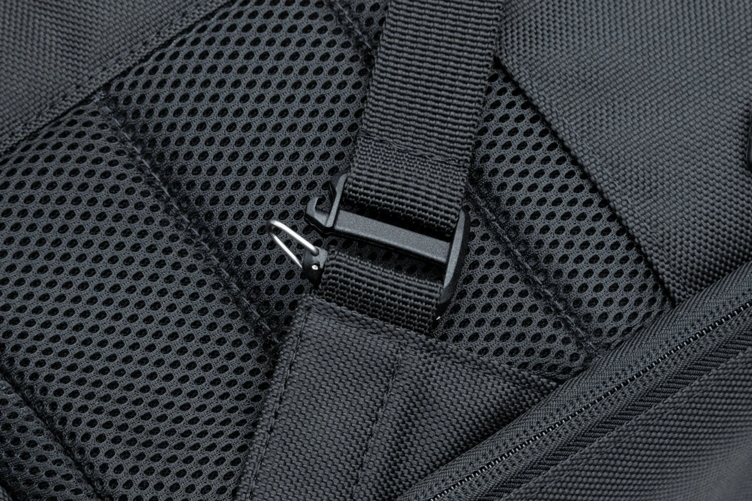 Kuryakyn Momentum backpack bag, Black