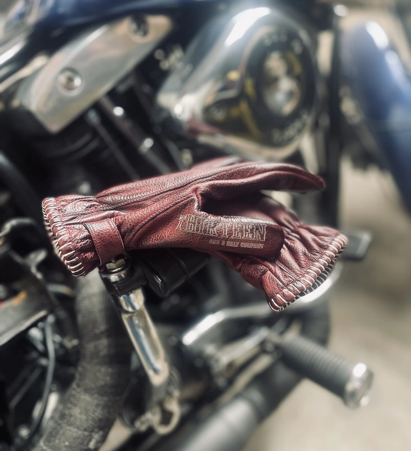 13 1/2 Loud Ride gloves, burgundy, 2XL