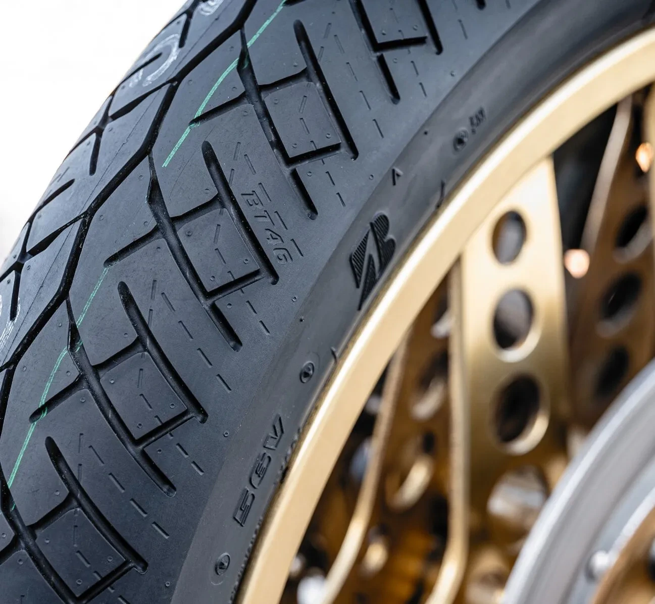 BT 46 R 150/70-17 69VTL