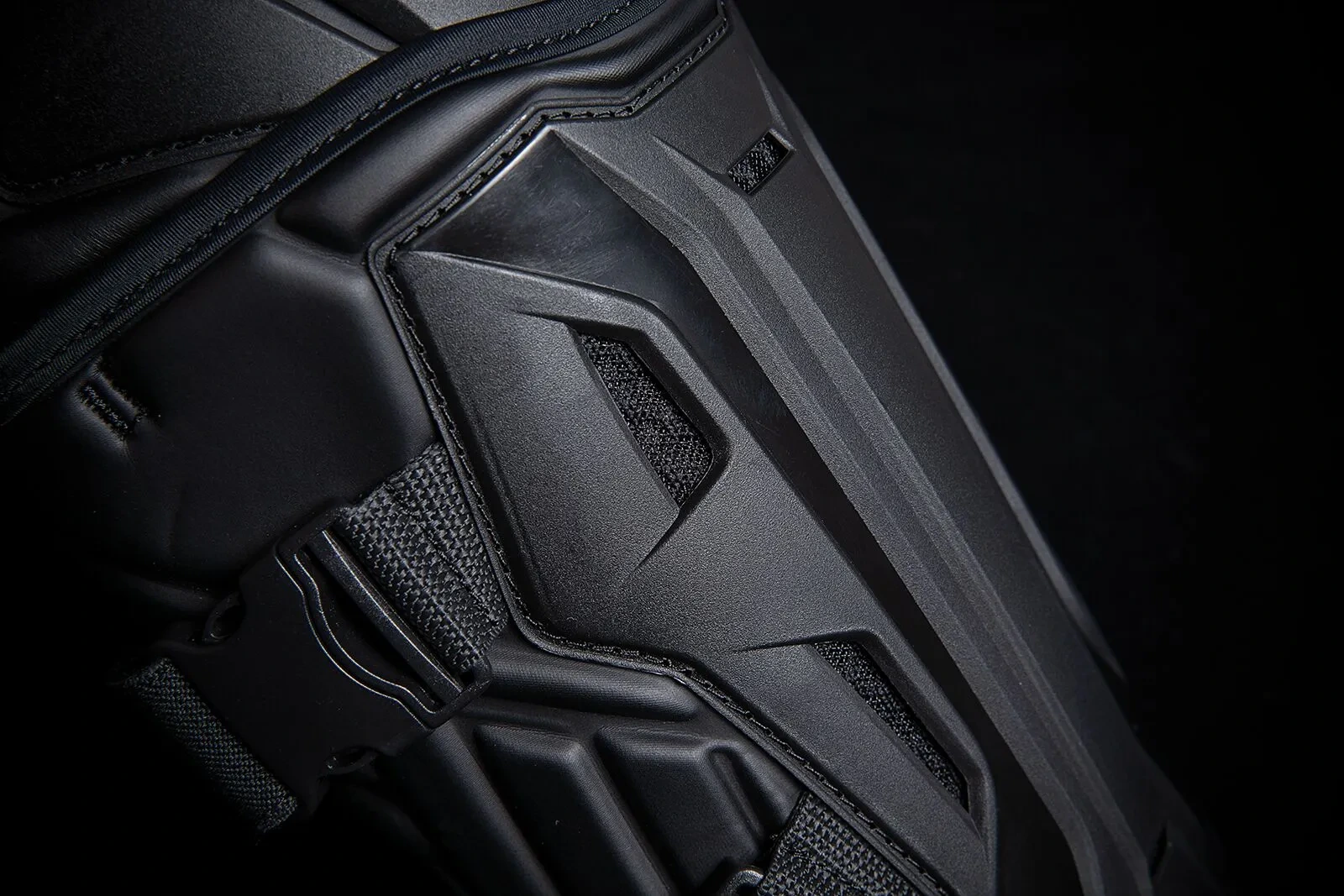 KNEE FIELD ARMOR3 BLACK S/M