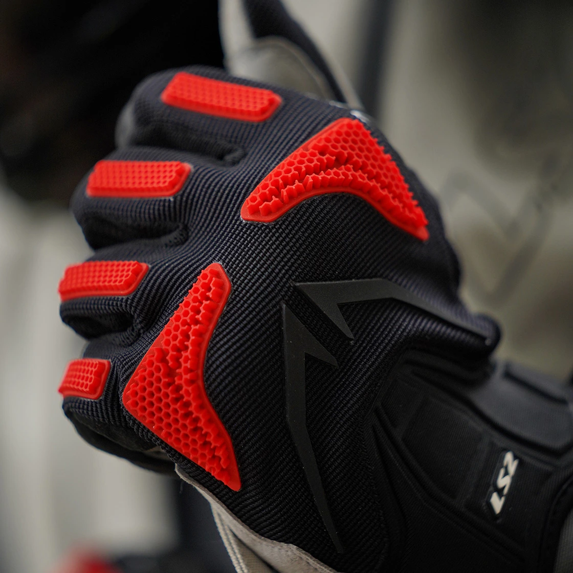 LS2 Ravin Man Gloves - Black Red, L