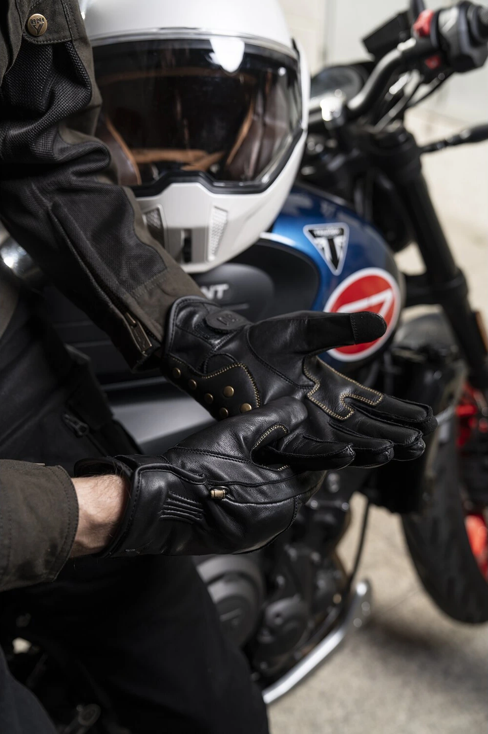 By City Thunder gloves, Black, L