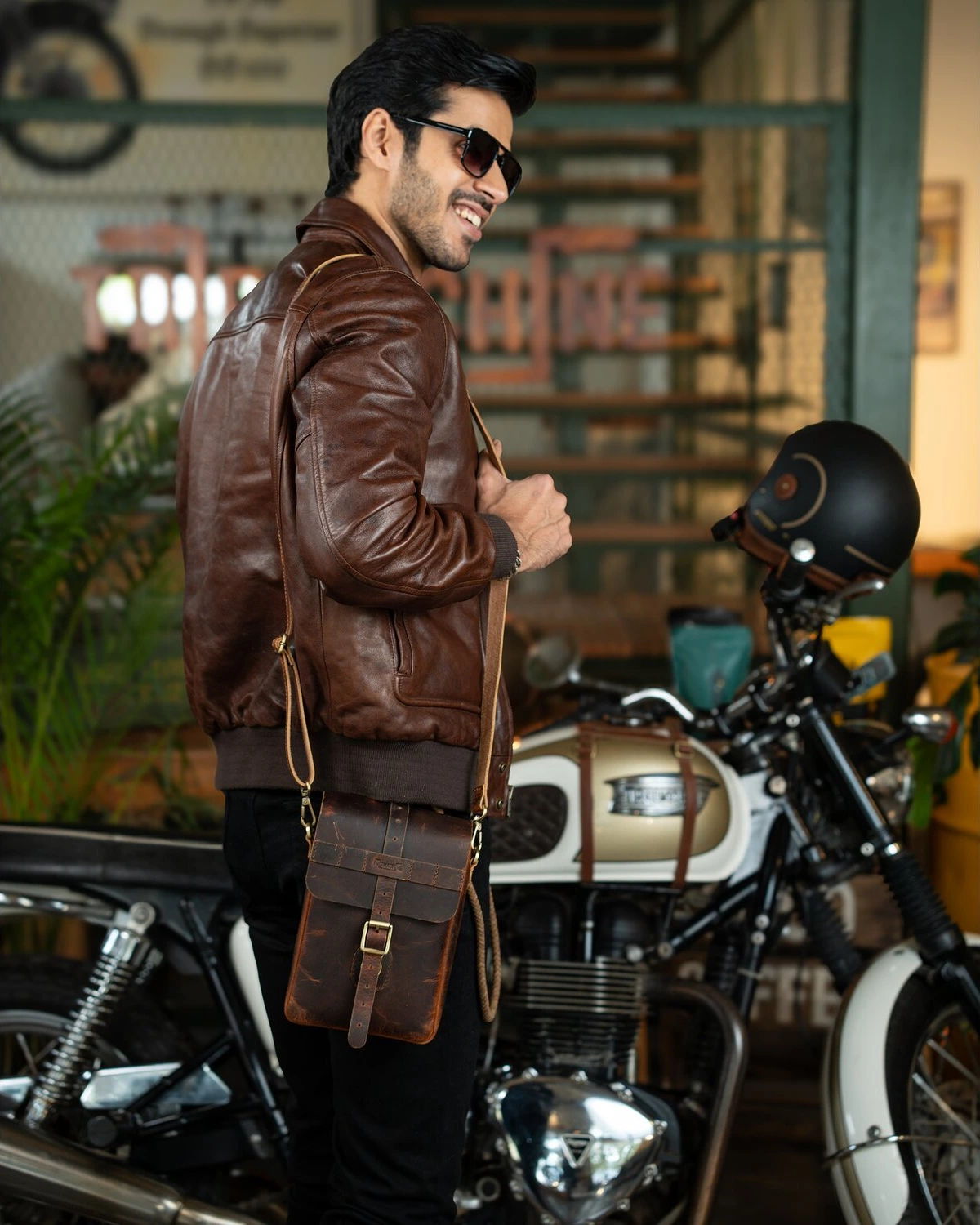 Tripmachine Moto Sling bag cognac