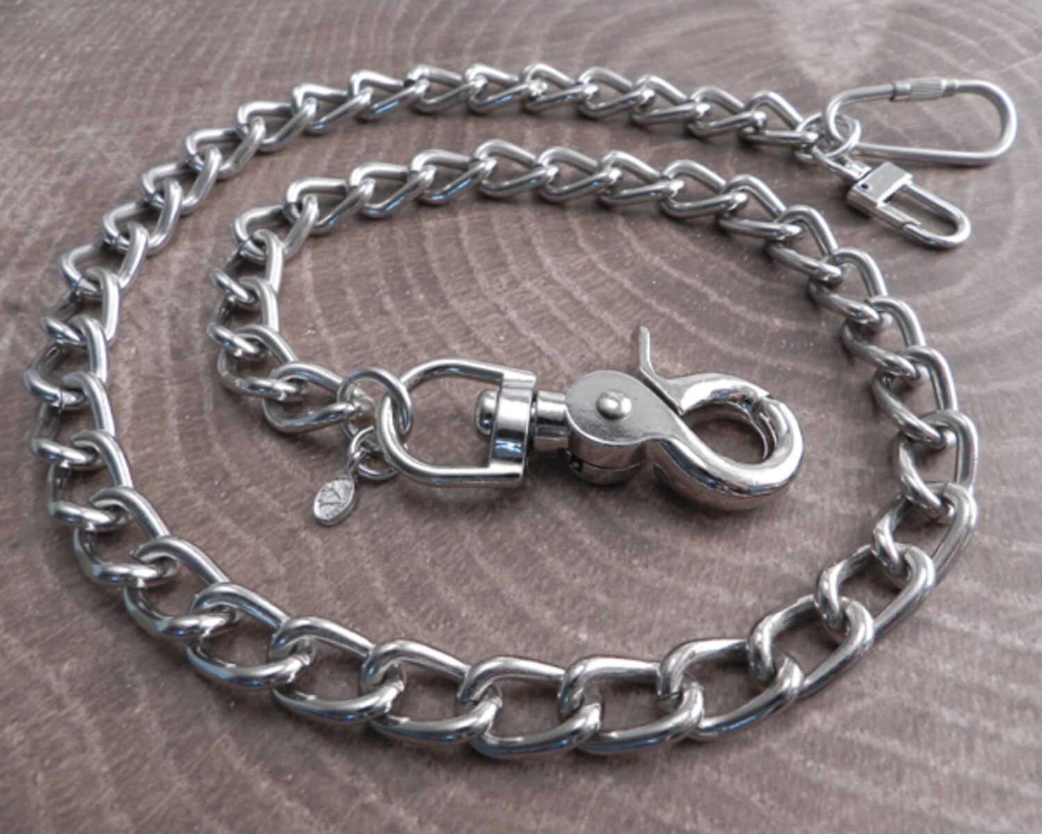 Amigaz Shackle Smooth Wallet Chain 22", Silver