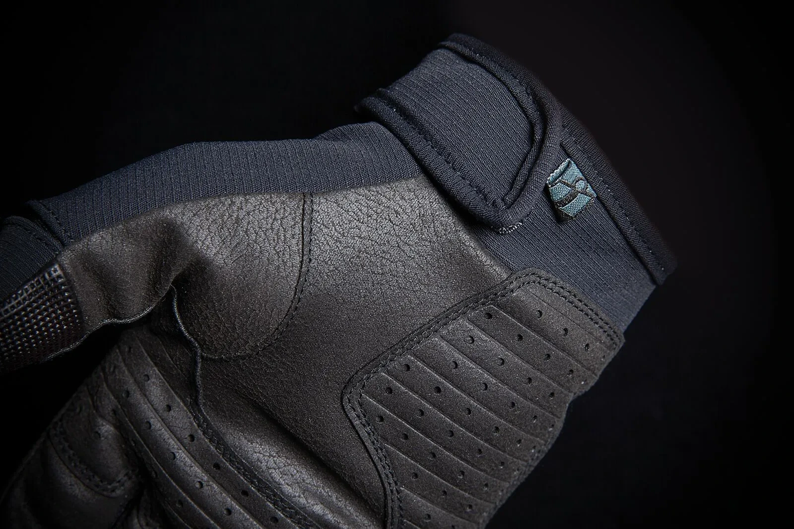 GLOVE STORMHAWK CE BLACK SM