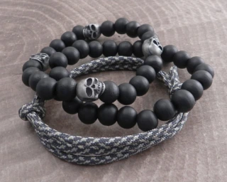 AmiGaz paracord & skull bead bracelet set