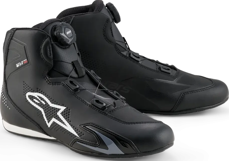 SHOE CELER BLACK/WHITE 6