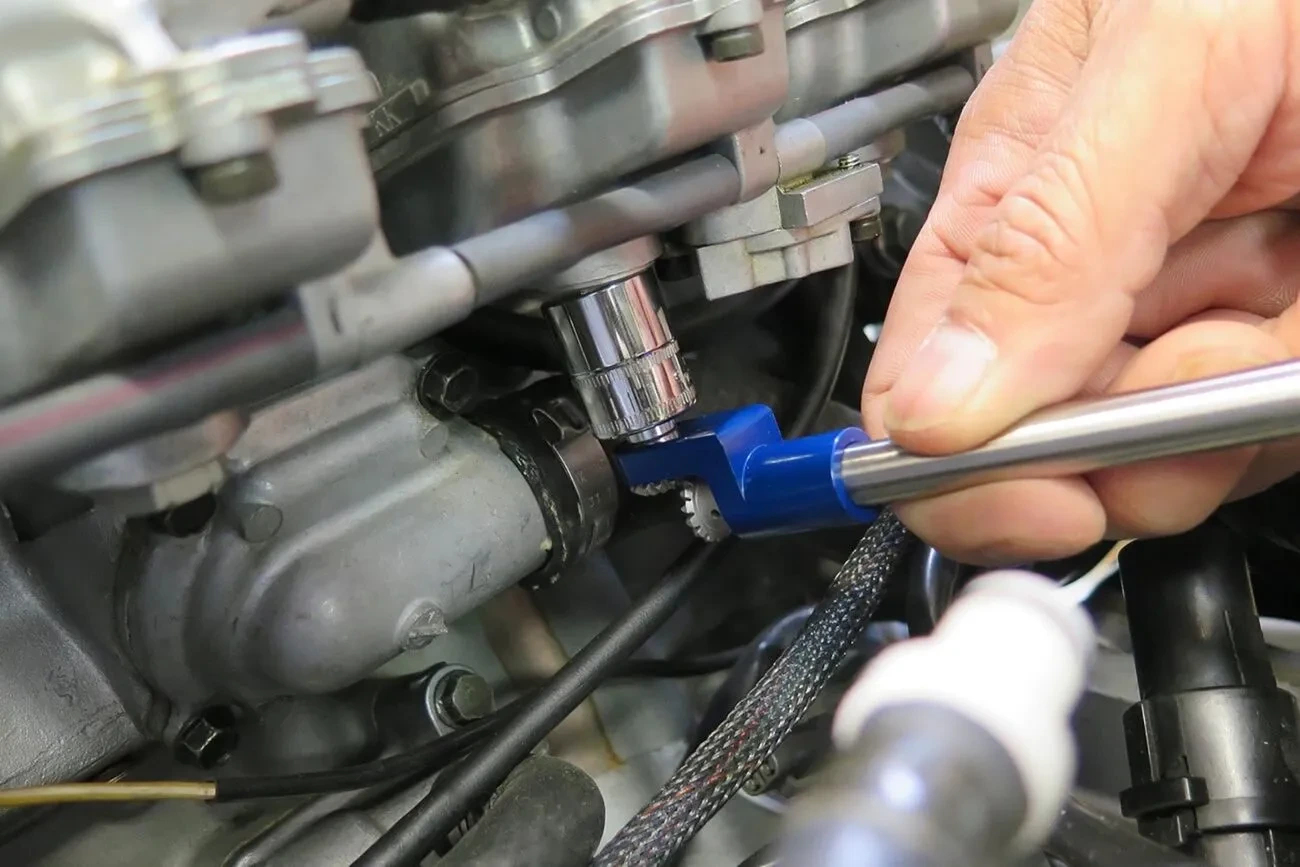 90-DEGREE 1/4" HEX DRIVER