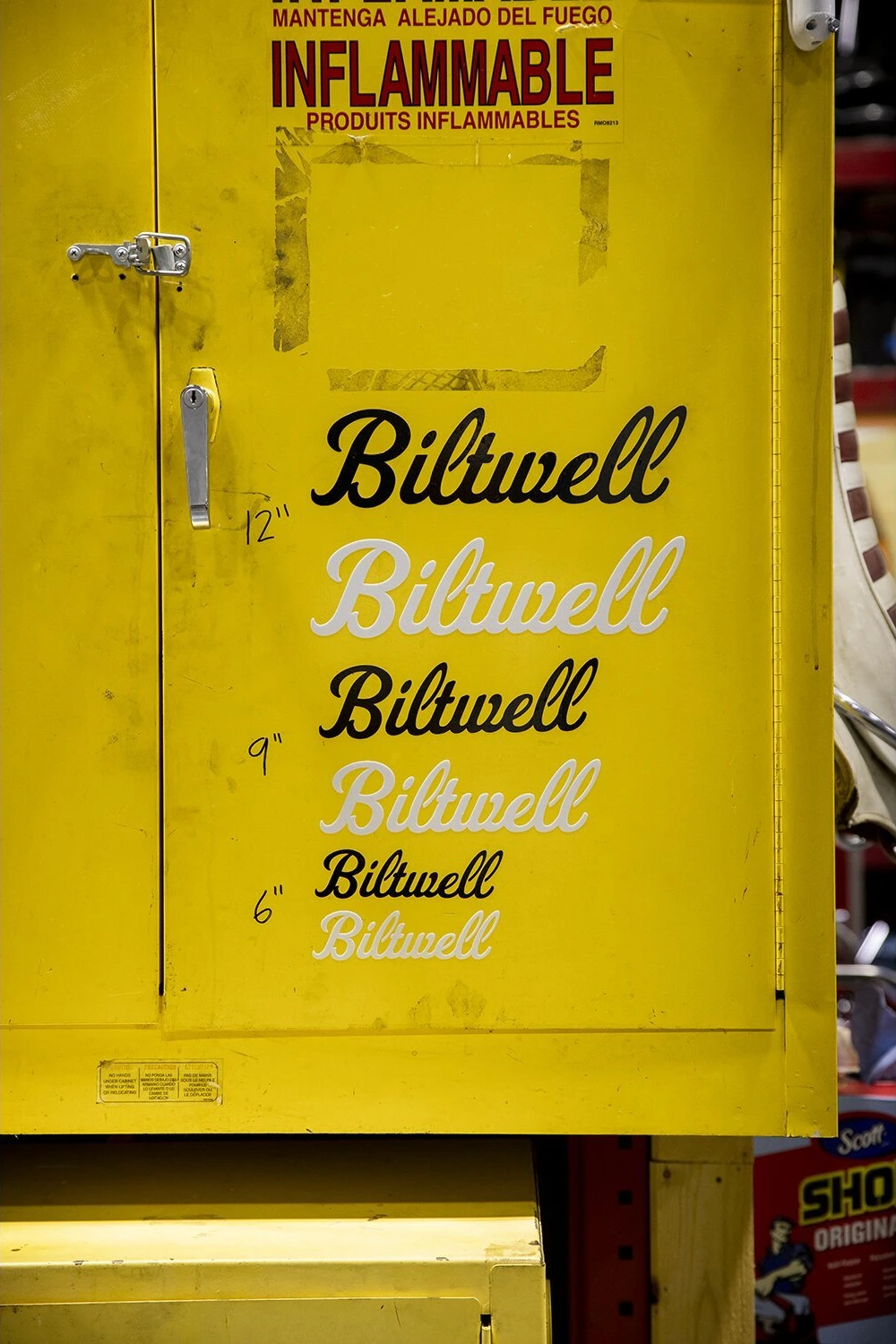 Biltwell Script sticker black 12"