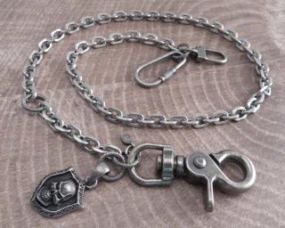 Amigaz Flat Iron Knight Hack Wallet Chain 22"