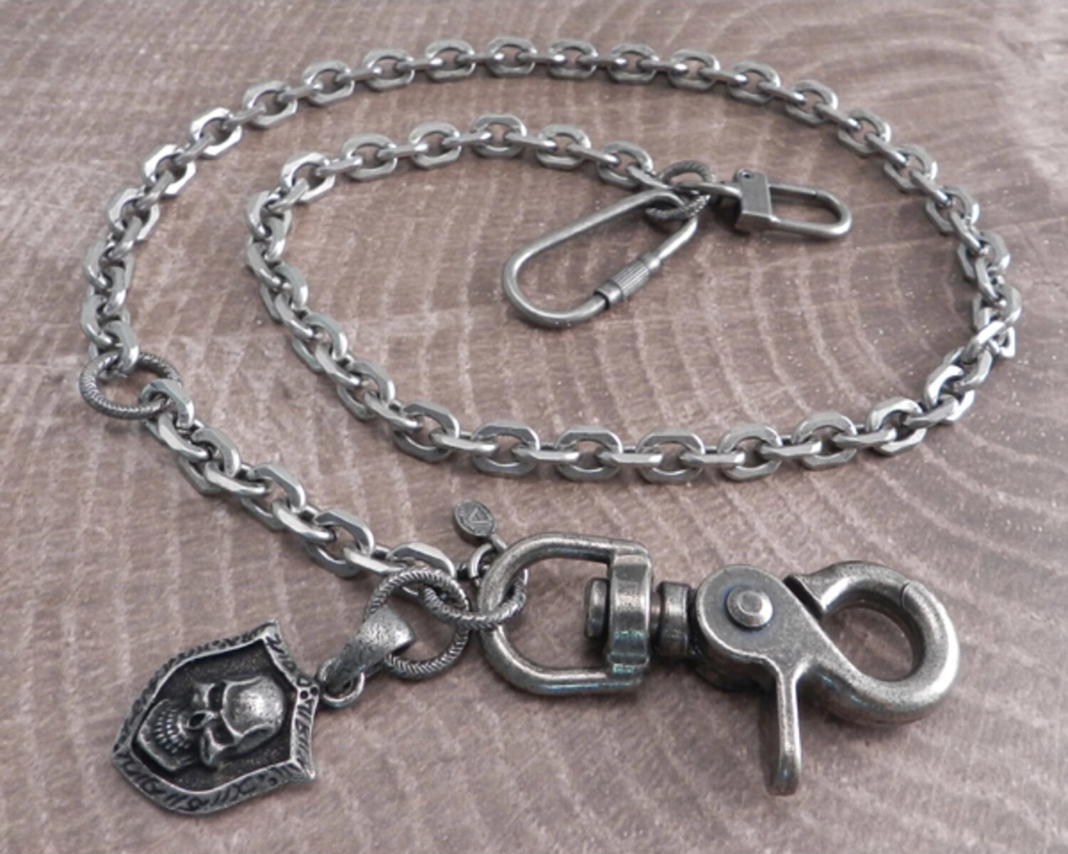 Amigaz Flat Iron Knight Hack Wallet Chain 22", Silver