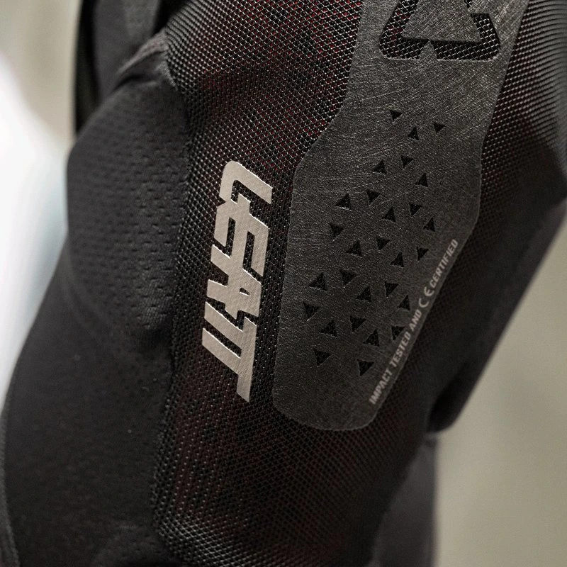 Leatt Knee Guard ReaFlex UltraLite EXT Black, S