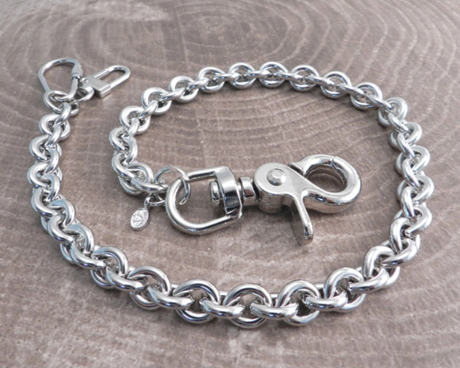 Amigaz Teardrop Chain Wallet Chain 16", Silver