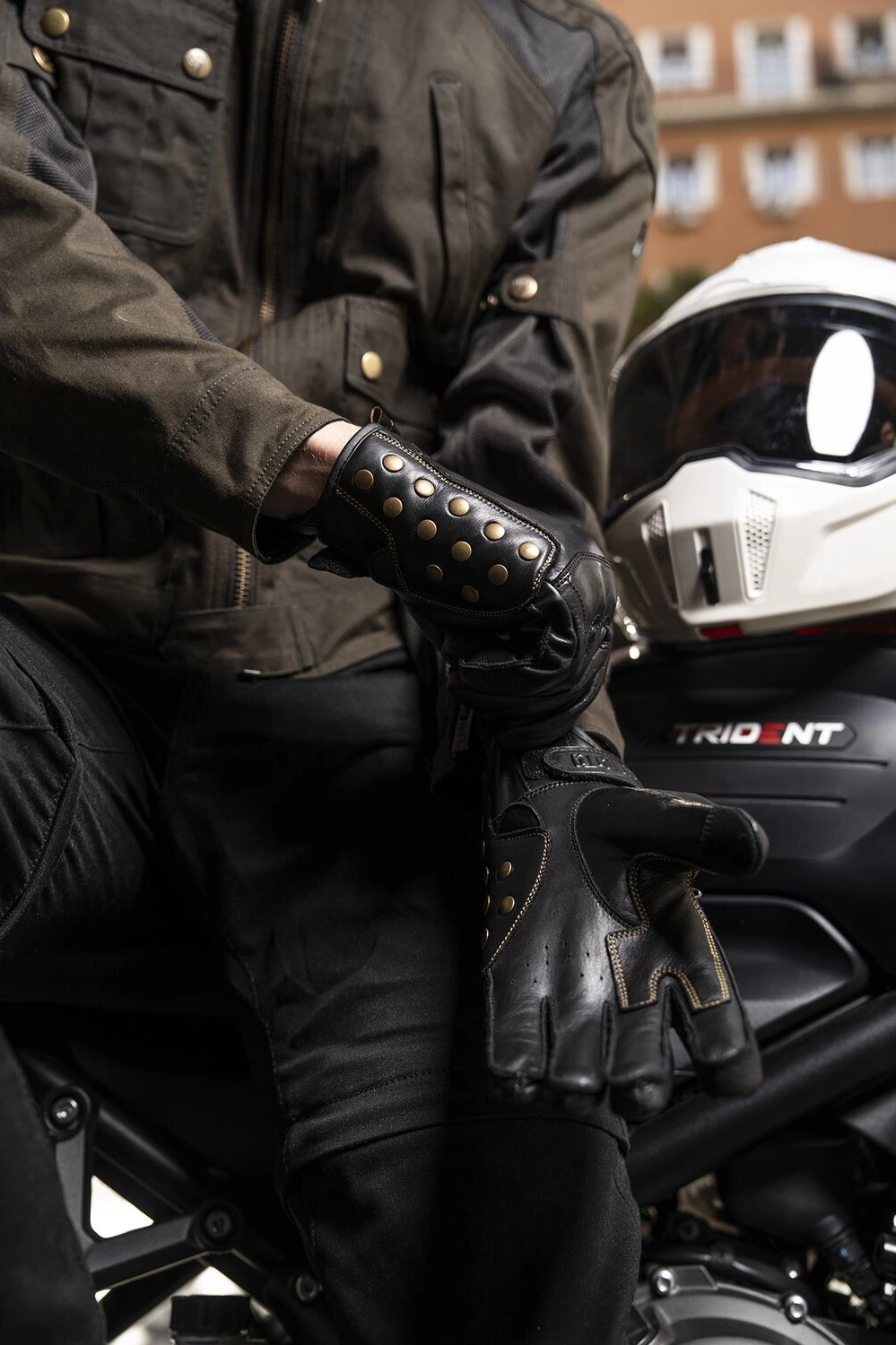 By City Thunder gloves, Black, L