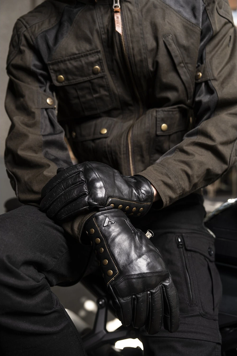 By City Thunder gloves, Black, L