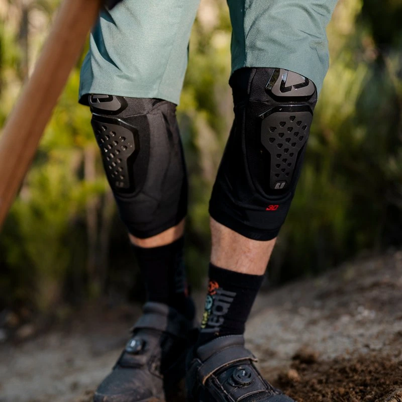 Leatt Knee Guard 6.0 Evo Black, S