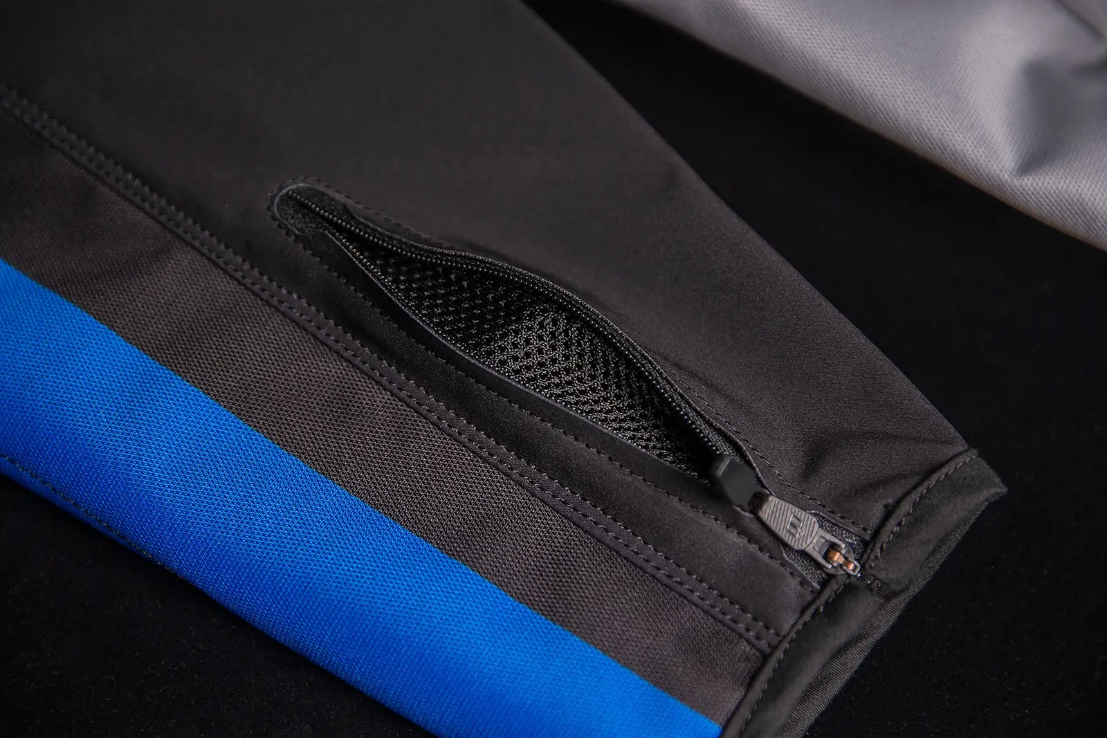 JKT AIRFRM RETRO CE BL SM