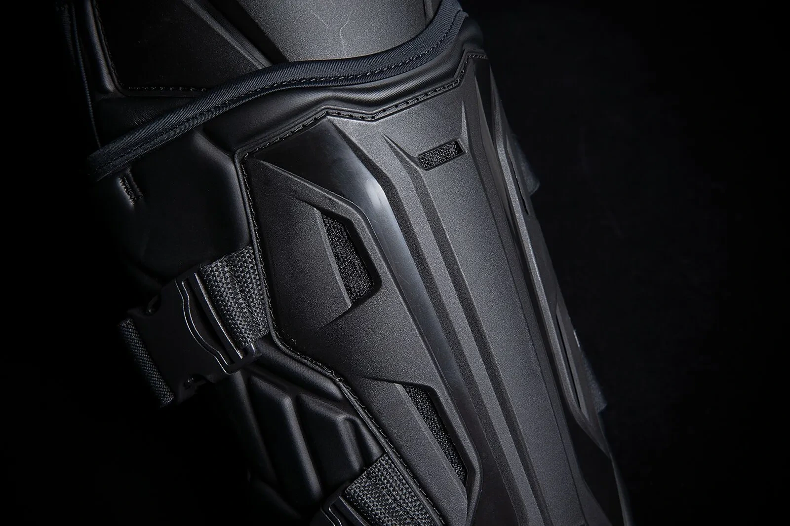 KNEE FIELD ARMOR3 BLACK S/M