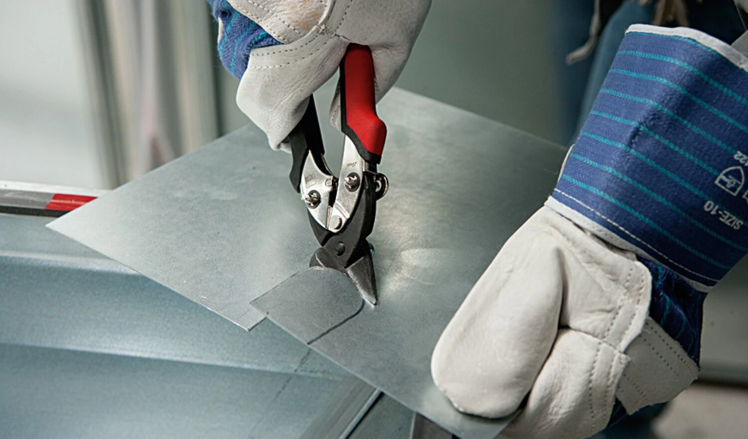 Bessey, compact compound action tin snip. 180mm R