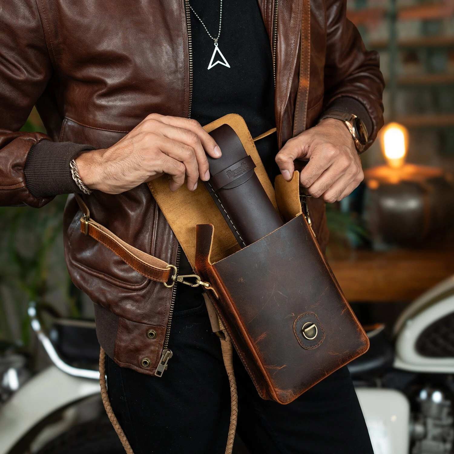 Tripmachine Moto Sling bag cognac