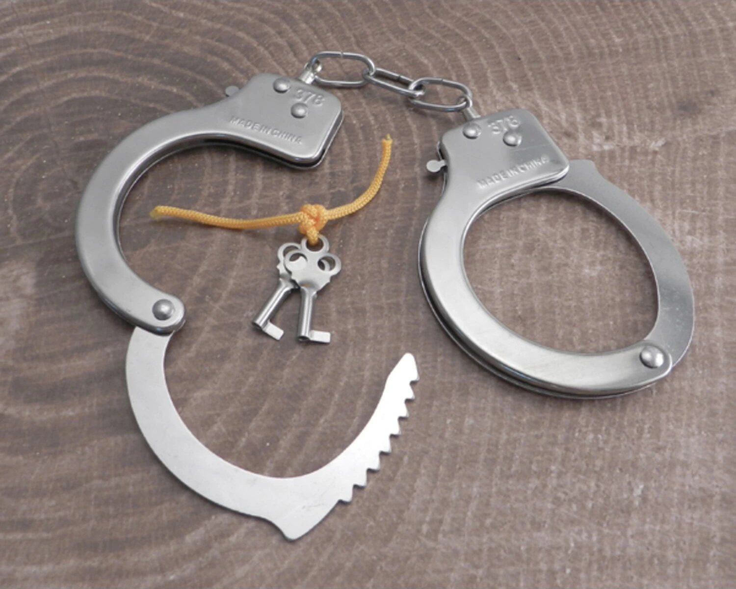 Amigaz Metal Handcuffs with keys