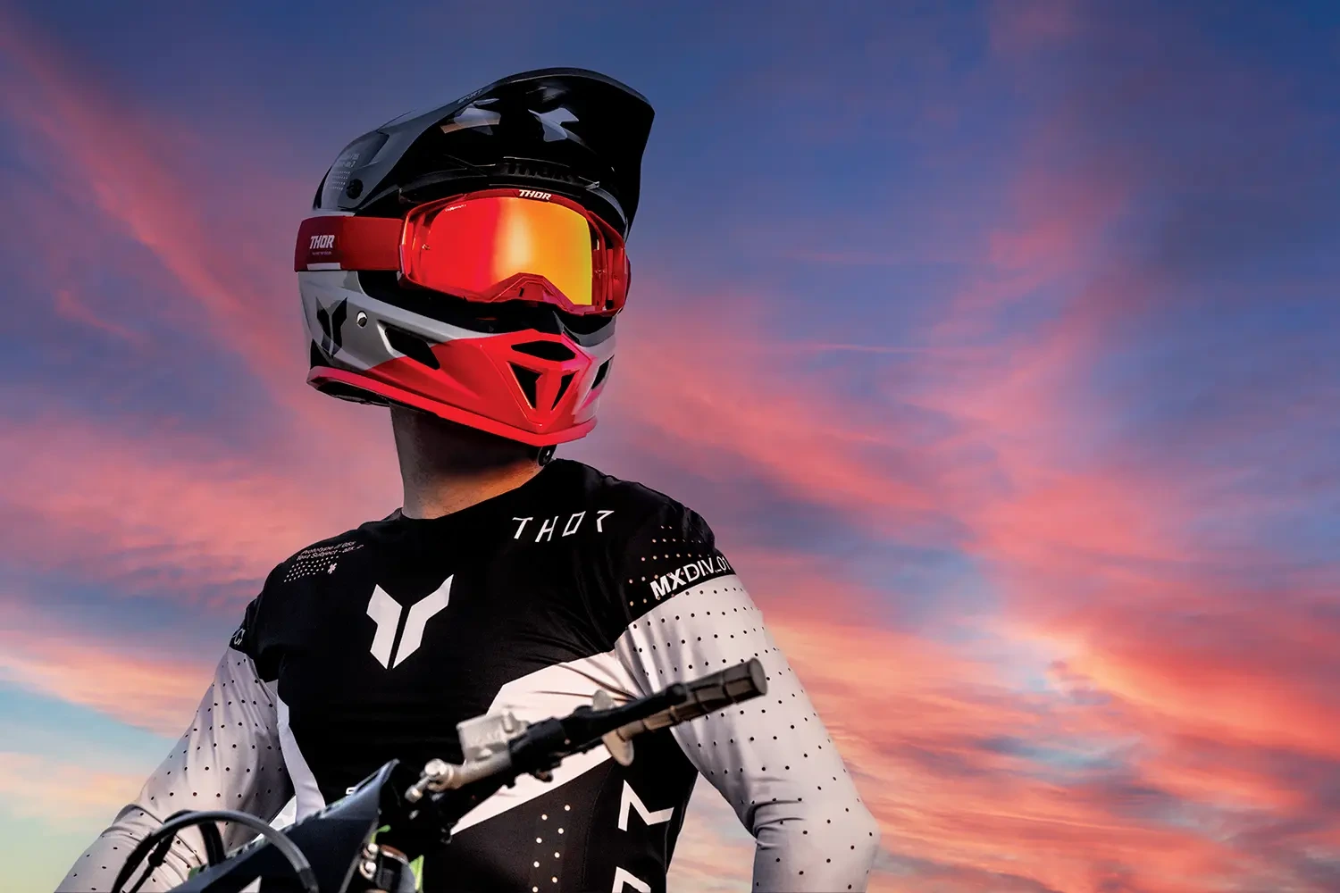 HELMET REFLEX SPORT STRIKE BK/RD XS