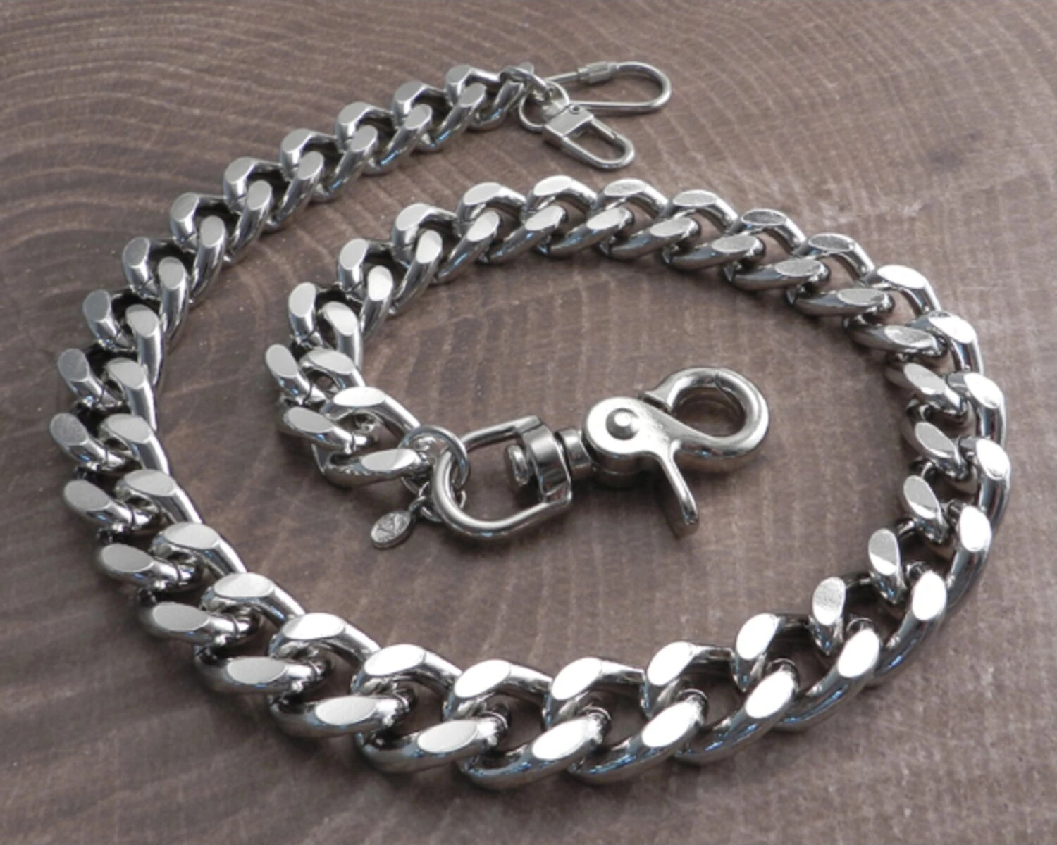 Amigaz Monster Leash Wallet Chain 22", Silver