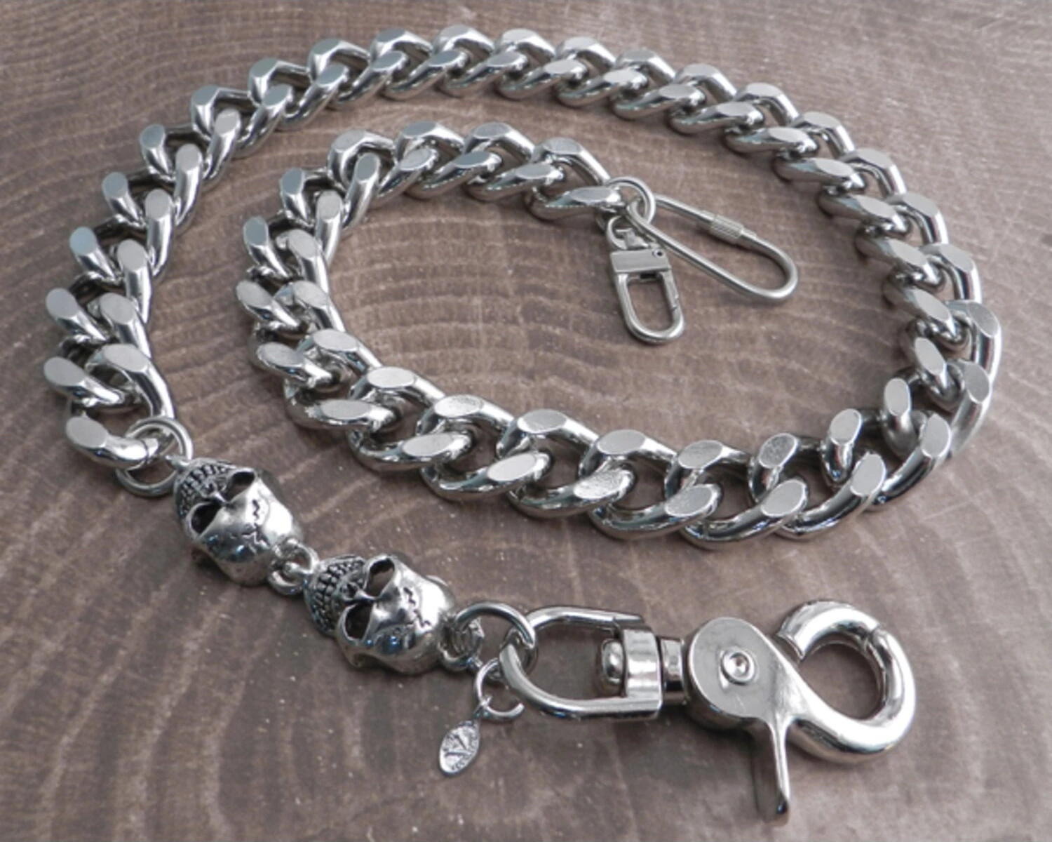 Amigaz Monster Skull & Leash Wallet Chain 25", Silver