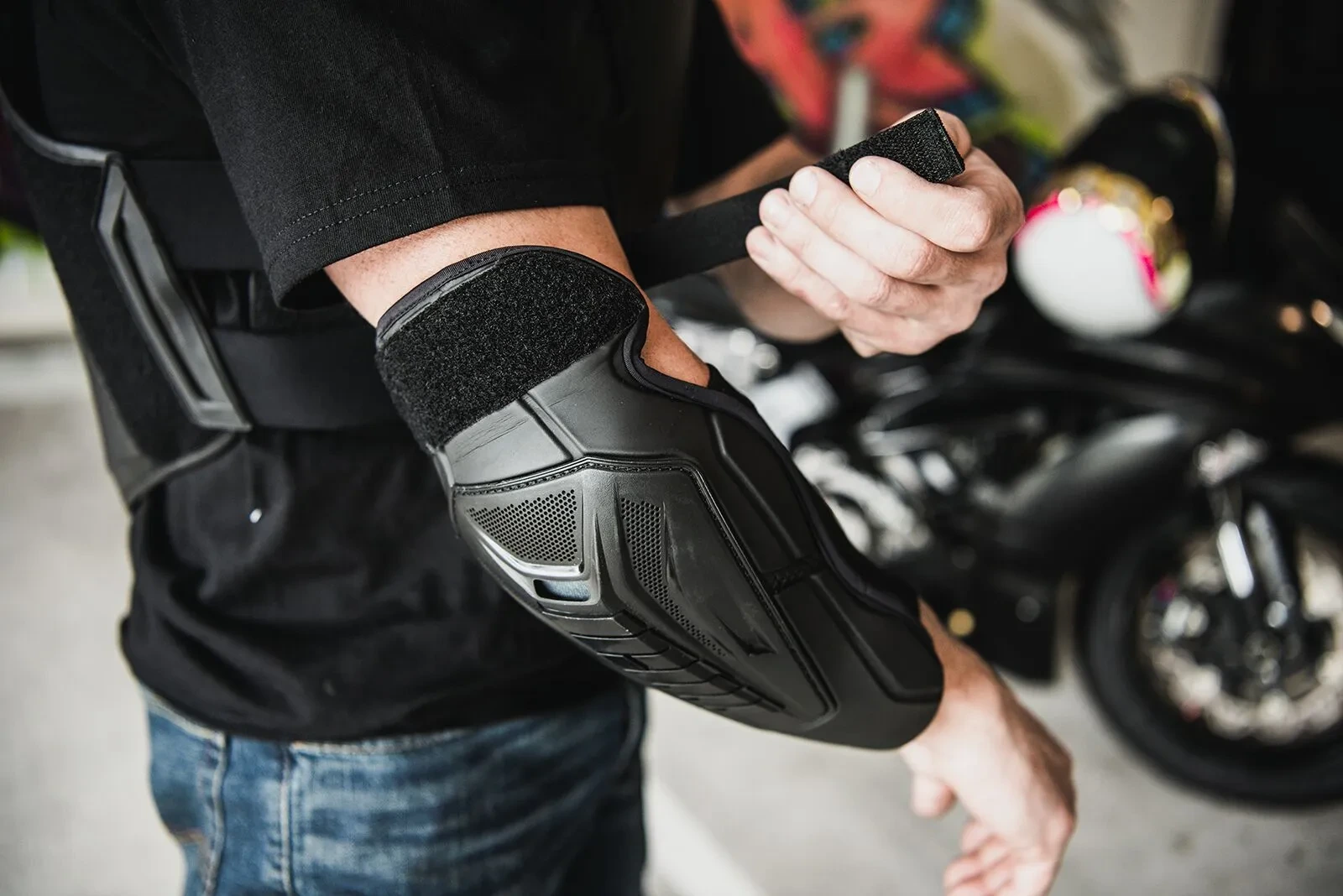 ELBOW FIELD ARMOR3 BLACK S/M